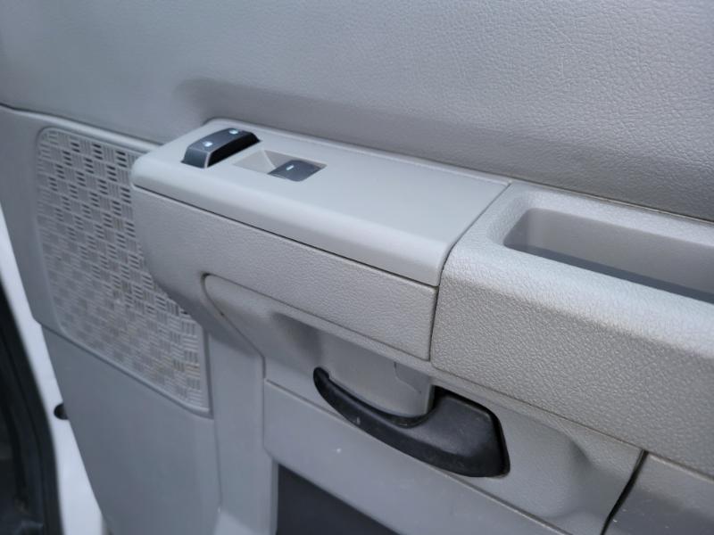 Ford Econoline E-350 Super Duty 2014