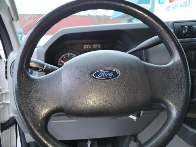 Ford Econoline E-350 Super Duty 2014