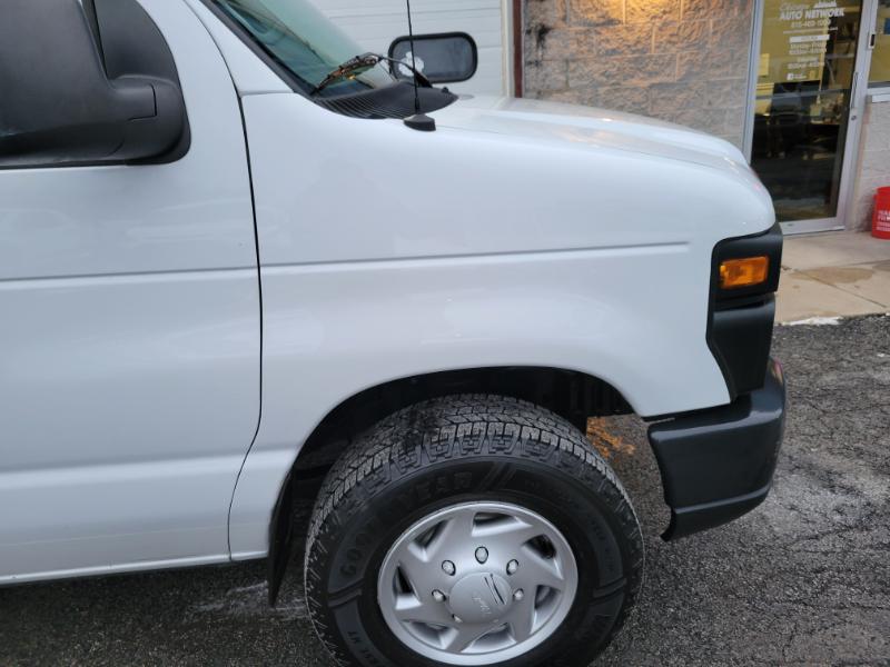 Ford Econoline E-350 Super Duty 2014