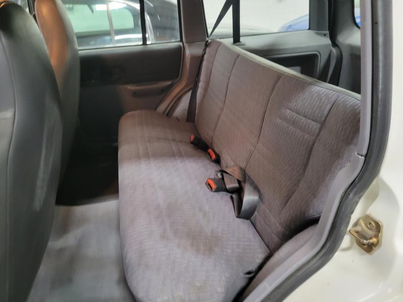 Jeep Cherokee SE 4-Door 4WD 1998