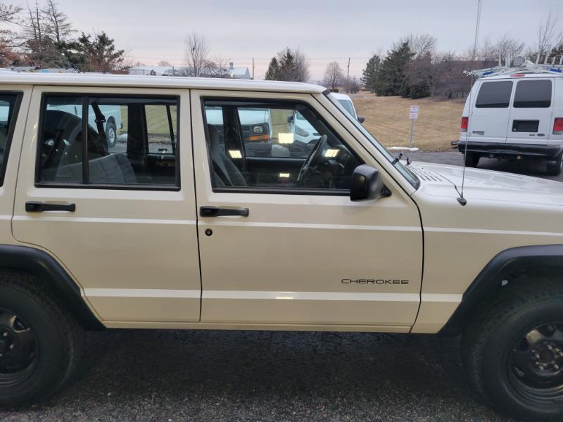 Jeep Cherokee SE 4-Door 4WD 1998