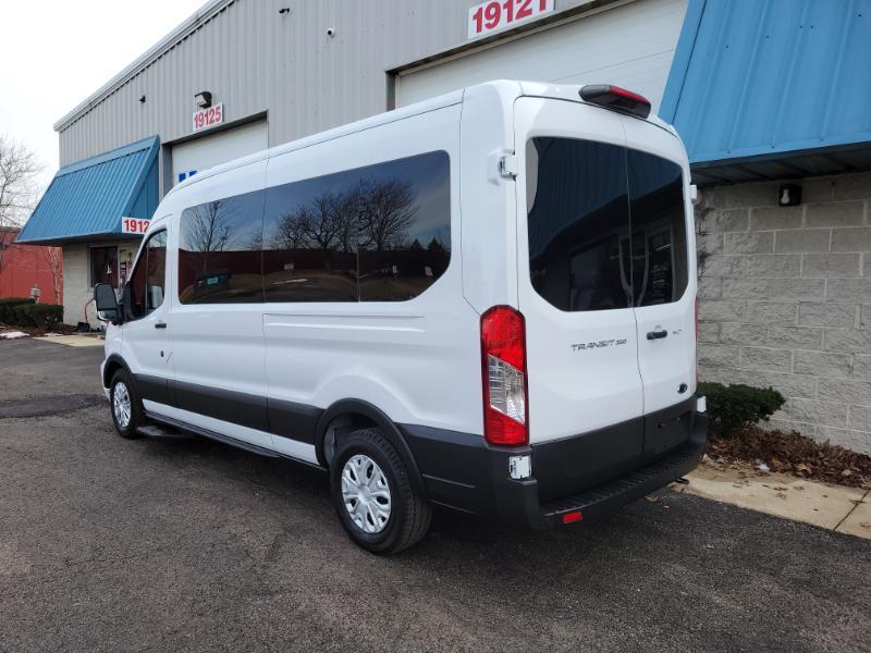 Ford Transit 350 Wagon Med. Roof XL w/Sliding Pass. 148-in. WB 2024