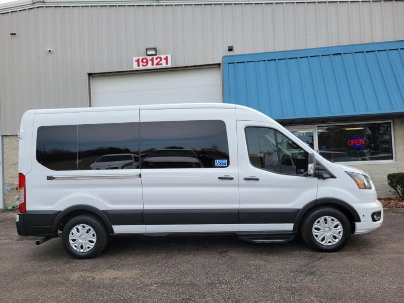 Ford Transit 350 Wagon Med. Roof XL w/Sliding Pass. 148-in. WB 2024