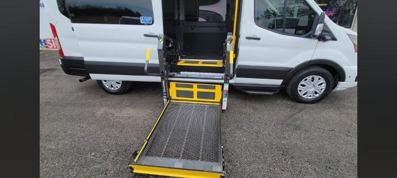 Ford Transit 350 Wagon Med. Roof XL w/Sliding Pass. 148-in. WB 2024