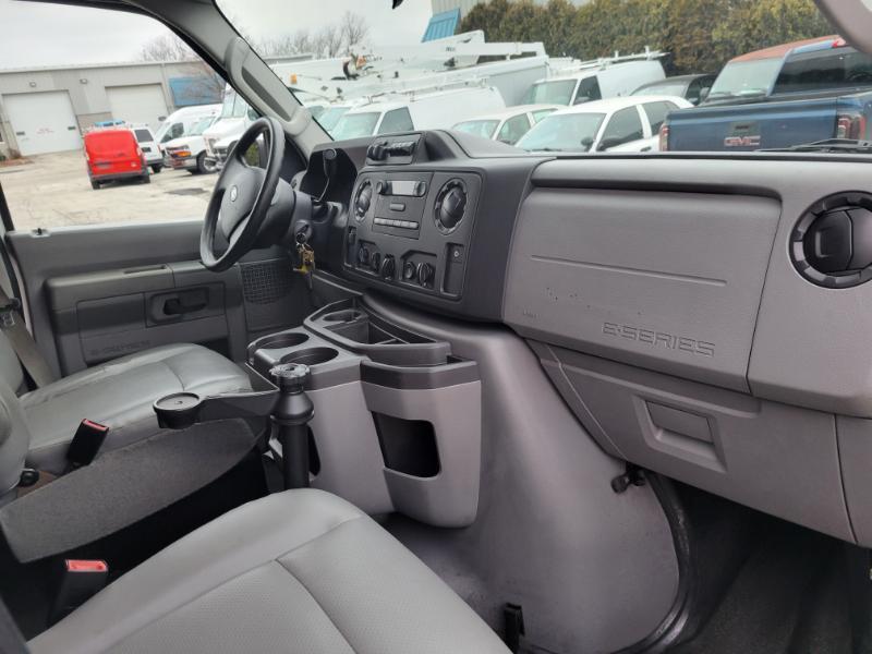 Ford Econoline E-350 Super Duty 2014