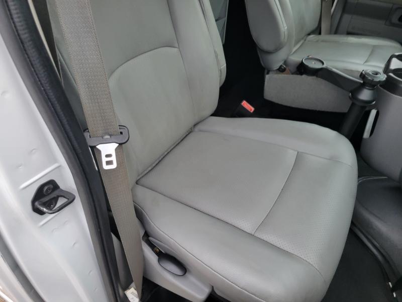 Ford Econoline E-350 Super Duty 2014