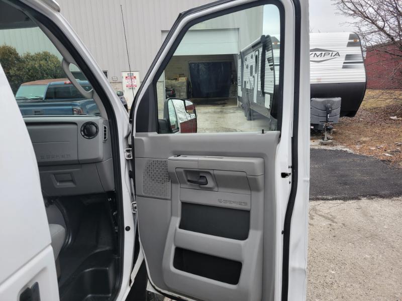 Ford Econoline E-350 Super Duty 2014