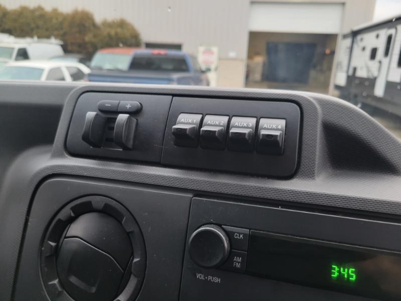 Ford Econoline E-350 Super Duty 2014