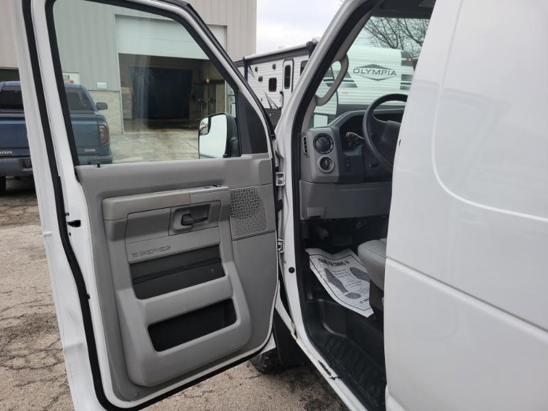 Ford Econoline E-350 Super Duty 2014