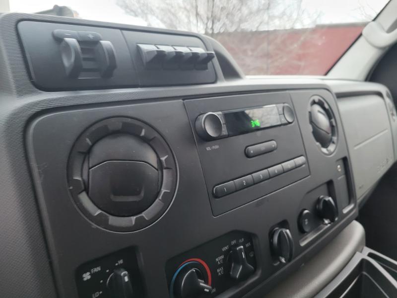 Ford Econoline E-350 Super Duty 2014