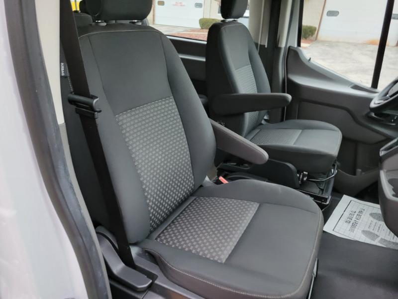 Ford Transit 150 Wagon Low Roof XL w/Sliding Pass. 130-in. WB 2020