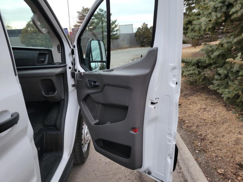 Ford Transit 150 Wagon Low Roof XL w/Sliding Pass. 130-in. WB 2020