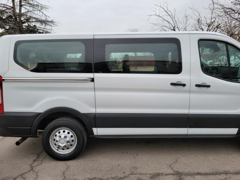 Ford Transit 150 Wagon Low Roof XL w/Sliding Pass. 130-in. WB 2020