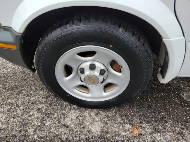 Chevrolet Astro Cargo Van 2WD 2005