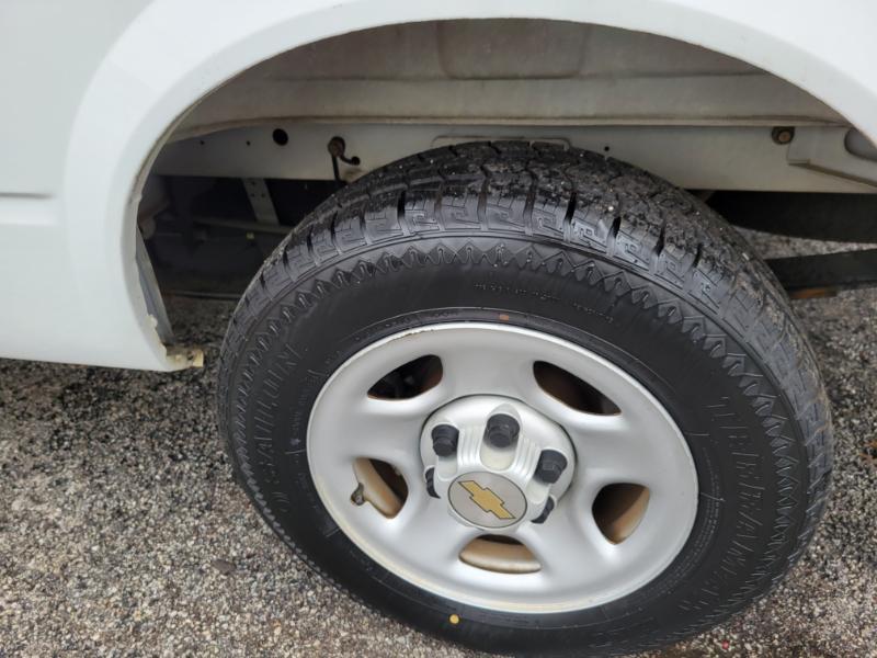 Chevrolet Astro Cargo Van 2WD 2005