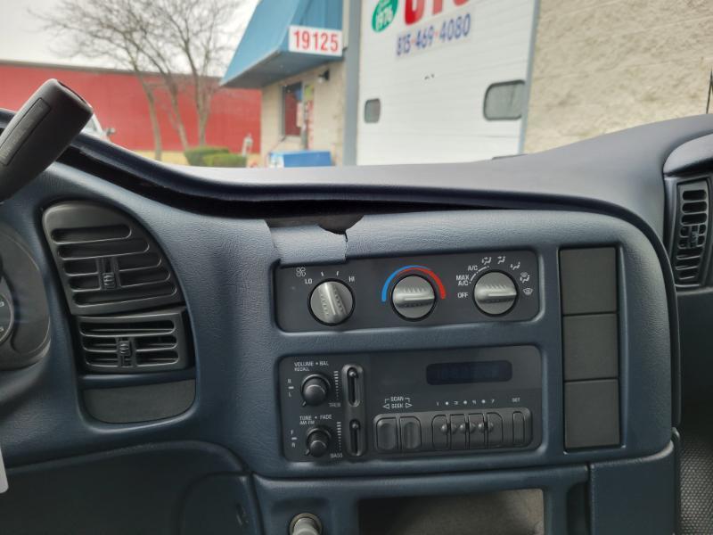 Chevrolet Astro Cargo Van 2WD 2005