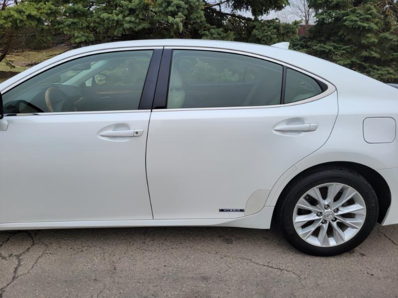 Lexus ES 300h Sedan 2015