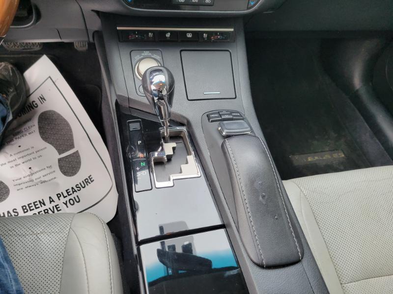 Lexus ES 300h Sedan 2015