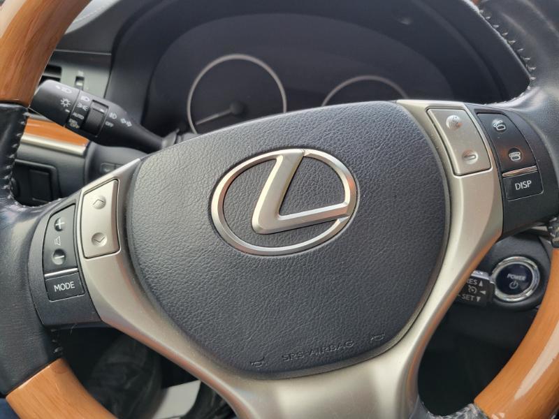 Lexus ES 300h Sedan 2015