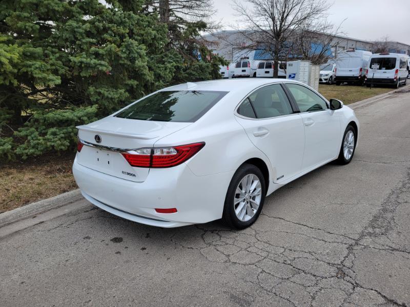 Lexus ES 300h Sedan 2015