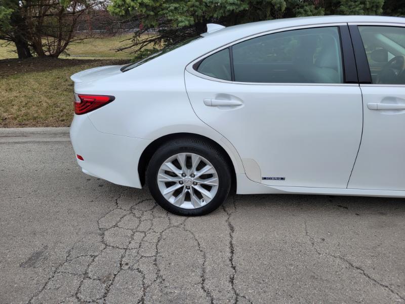 Lexus ES 300h Sedan 2015