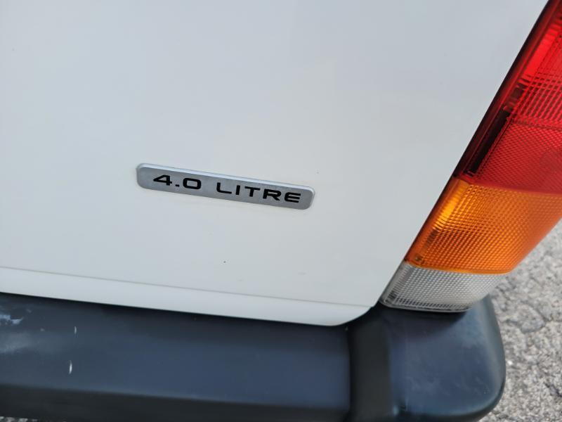 Jeep Cherokee SE 4-Door 4WD 2000