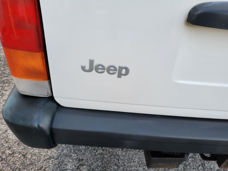 Jeep Cherokee SE 4-Door 4WD 2000