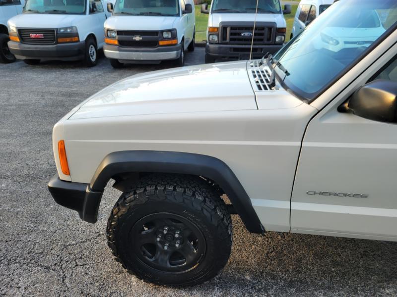 Jeep Cherokee SE 4-Door 4WD 2000