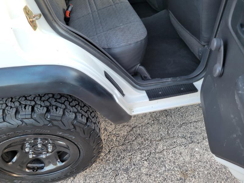 Jeep Cherokee SE 4-Door 4WD 2000