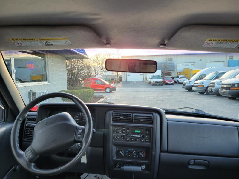 Jeep Cherokee SE 4-Door 4WD 2000