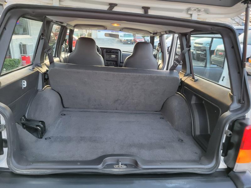 Jeep Cherokee SE 4-Door 4WD 2000