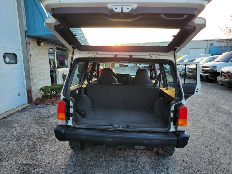 Jeep Cherokee SE 4-Door 4WD 2000