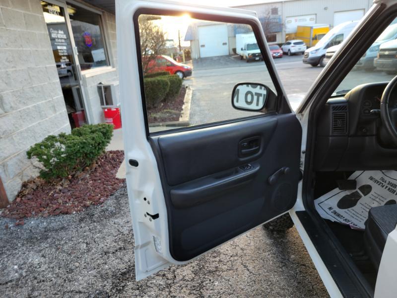 Jeep Cherokee SE 4-Door 4WD 2000