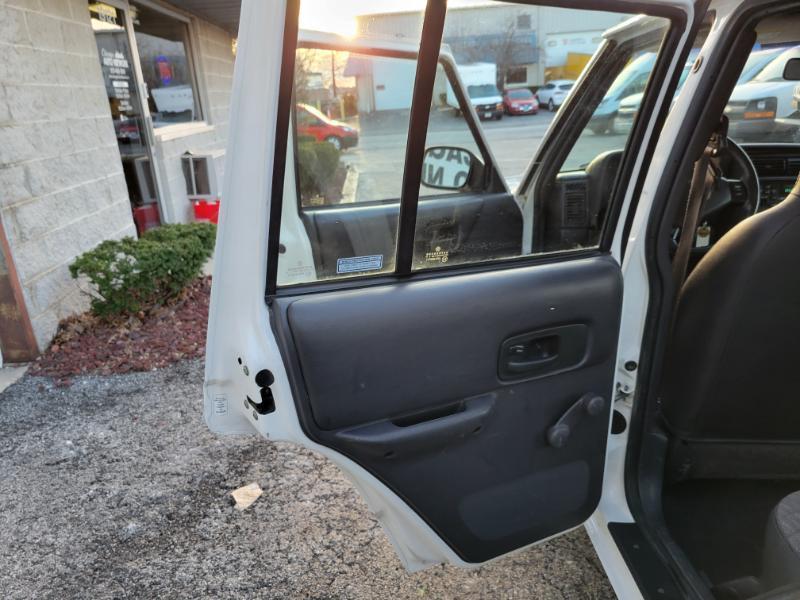 Jeep Cherokee SE 4-Door 4WD 2000