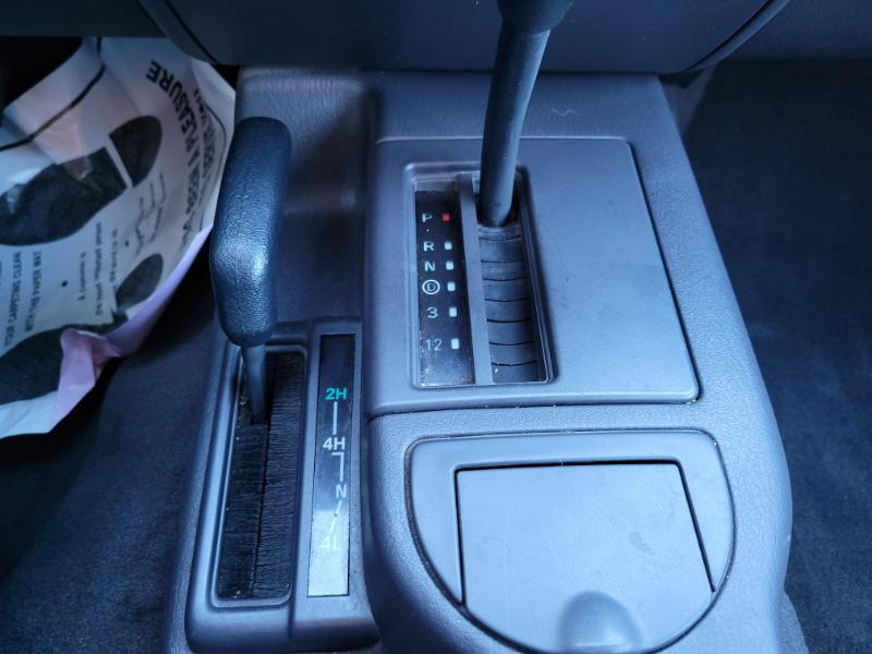 Jeep Cherokee SE 4-Door 4WD 2000