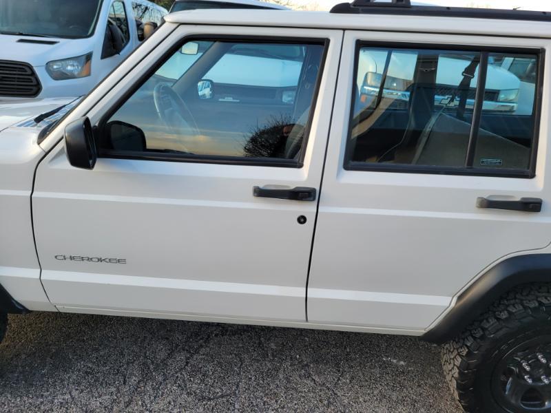 Jeep Cherokee SE 4-Door 4WD 2000