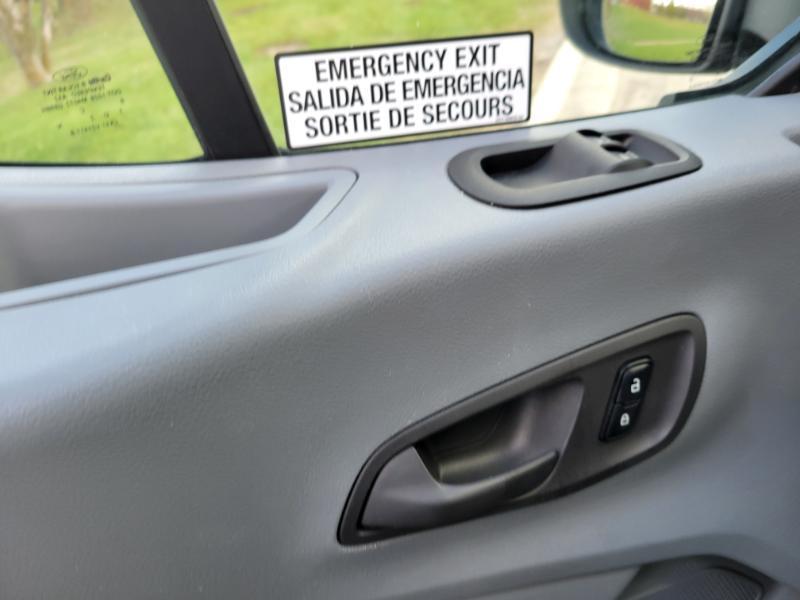 Ford Transit 350 Wagon HD High Roof XL Sliding Pass. 148 WB EL 2016