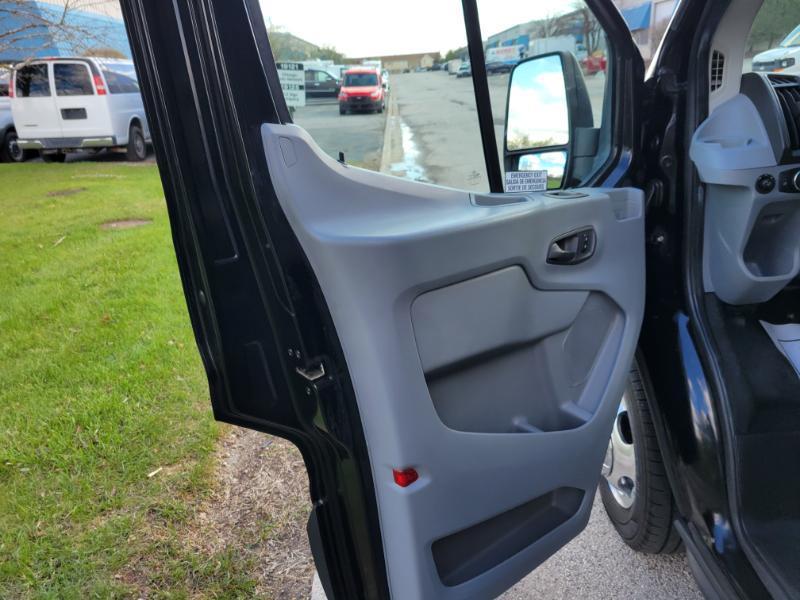 Ford Transit 350 Wagon HD High Roof XL Sliding Pass. 148 WB EL 2016