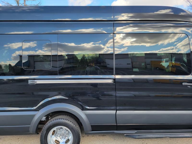 Ford Transit 350 Wagon HD High Roof XL Sliding Pass. 148 WB EL 2016