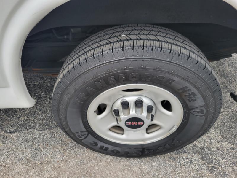 GMC Savana G3500 Cargo 2009