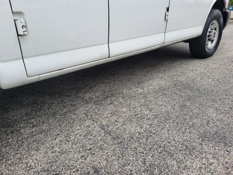 GMC Savana G3500 Cargo 2009
