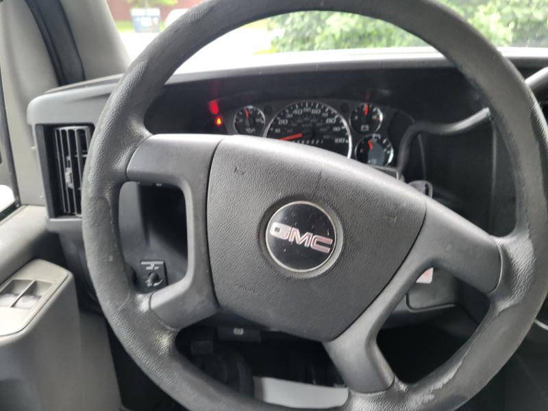 GMC Savana G3500 Cargo 2009