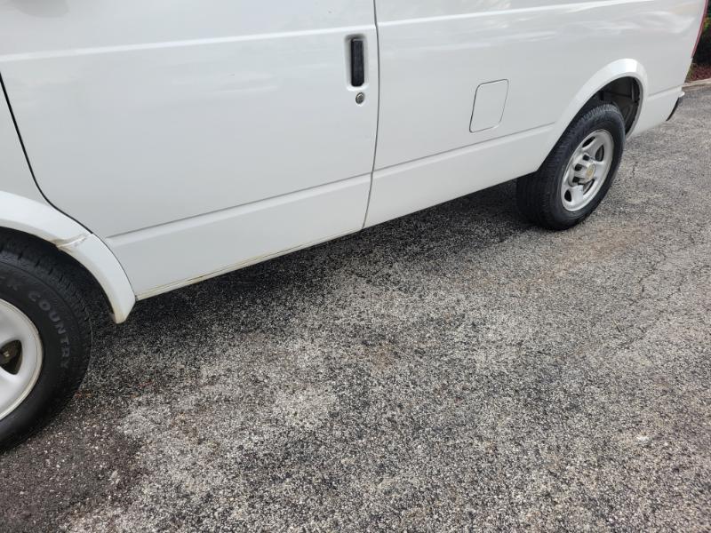 Chevrolet Astro Cargo Van 2WD 2005