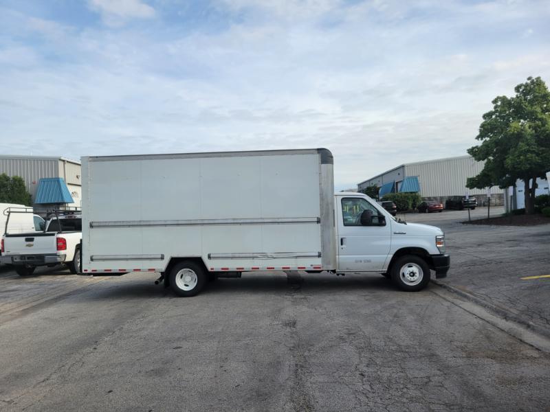 Ford Econoline E-350 Super Duty 2022