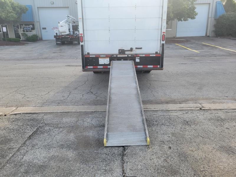 Ford Econoline E-350 Super Duty 2022