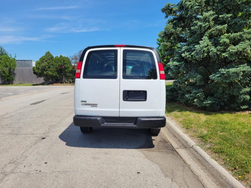 Chevrolet Express 3500 Cargo Extended 2011