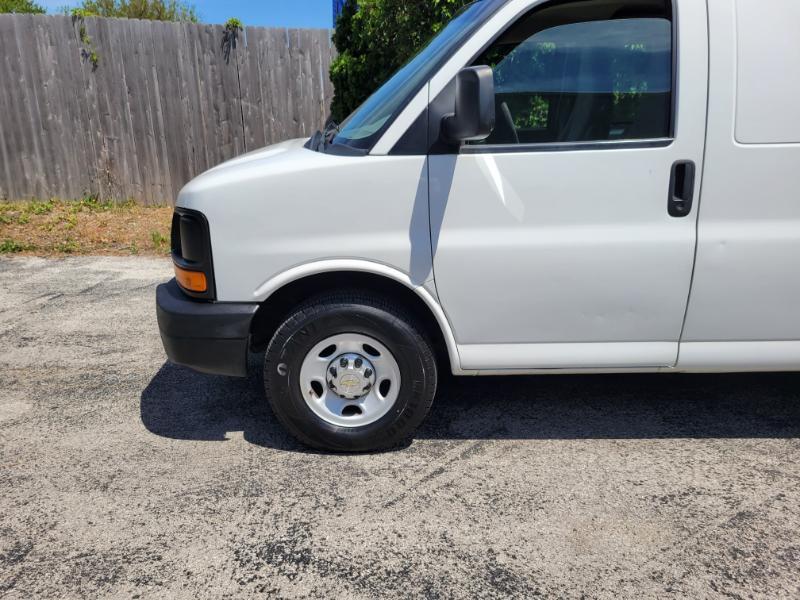 Chevrolet Express 3500 Cargo Extended 2011