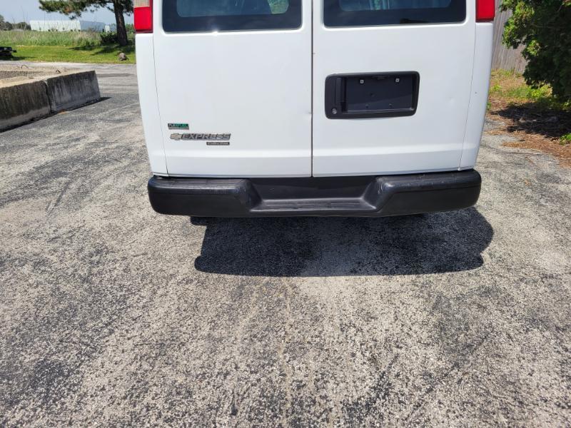Chevrolet Express 3500 Cargo Extended 2011