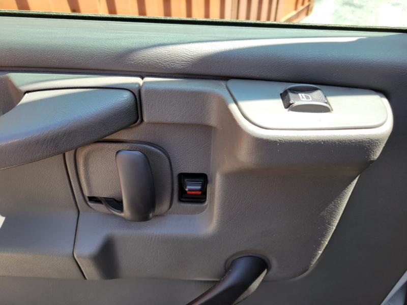 Chevrolet Express 3500 Cargo Extended 2011