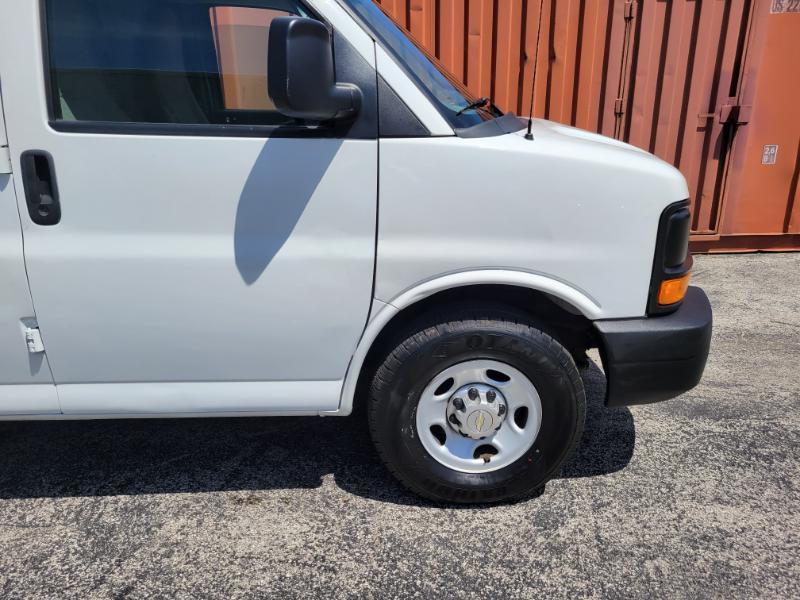 Chevrolet Express 3500 Cargo Extended 2011